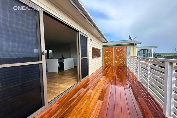 Freshly Updated Home Offering Comfort & Convenience - Photo 1
