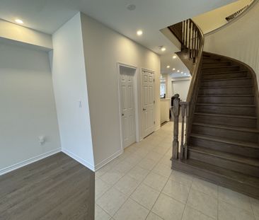 For Lease - 3945 Leonardo Street, Burlington, Ontario - Photo 4