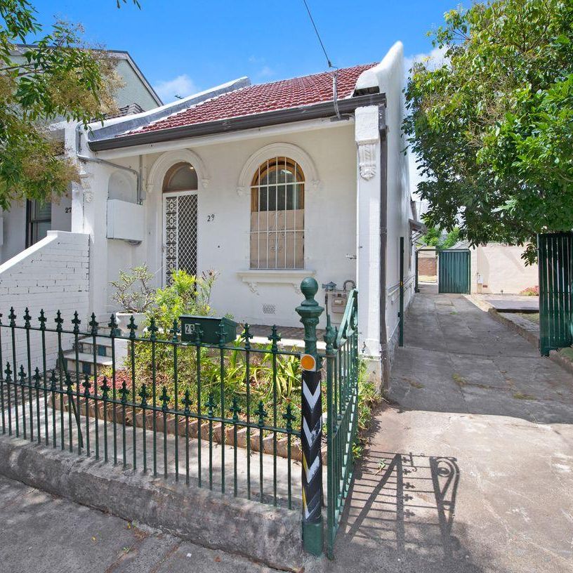 Charming Two-Bedroom House - Photo 1