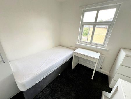 4 bedroom house to rent - Photo 2