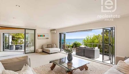 Room for Everyone – Breathtaking Views in Matakatia Bay! - Photo 3