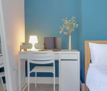 6 bedroom terraced house to rent - Photo 4