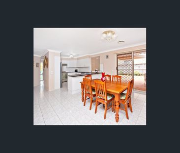 Lovely four bedroom home - Photo 2