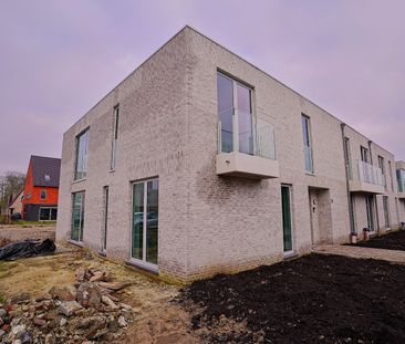 Nieuwbouw gelijkvloers appartement in Lebbeke met dubbele garage. - Photo 2