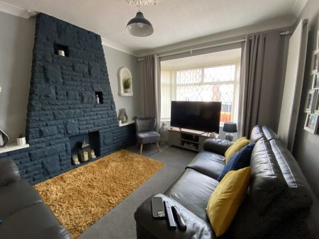 Carson Avenue, Grimsby - Photo 2