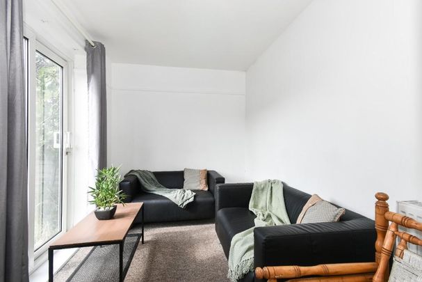 4 bedroom terraced house to rent - Photo 1