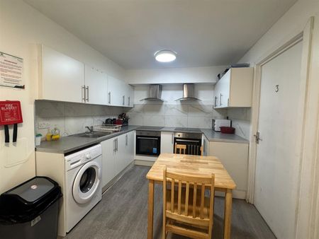 Clare Road, Hounslow TW4, London - Photo 2
