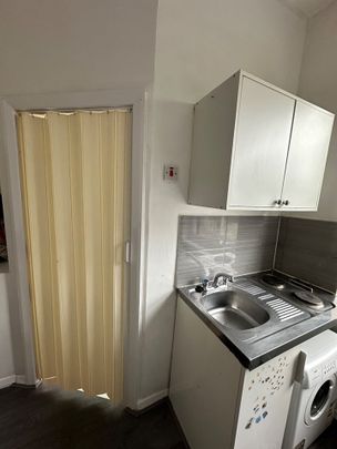 Studio Flat, Dudley Road, B18 - Photo 1