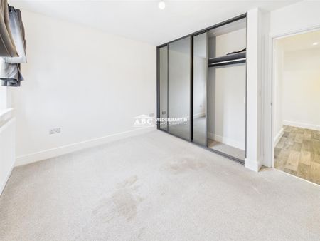 Soothouse Spring, AL3 6NR, St. Albans - Photo 3