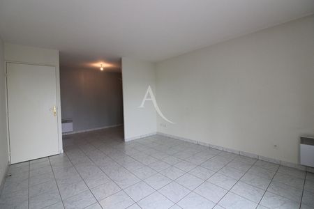Location Appartement 1 pièce 35m² - Photo 2