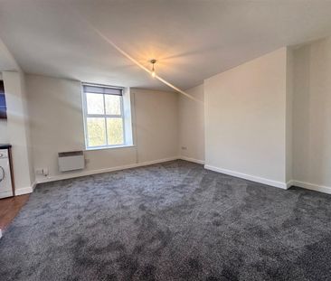 1 bed flat to rent in Westgate, Burnley, BB11 - Photo 2