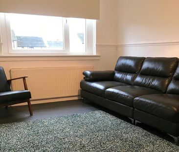 3 bedroom flat to rent - Photo 5