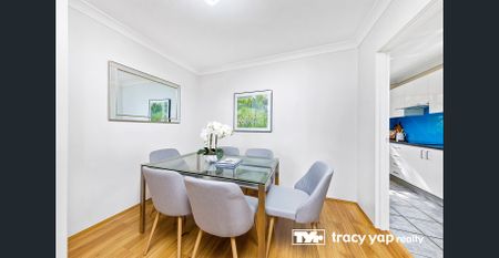 Spacious 2 Bedroom Villa with Private Courtyard in a Premier Location! - Photo 3