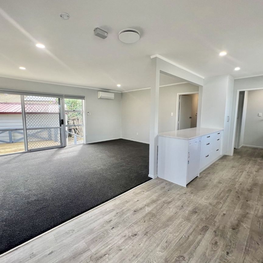 5 Bluewater Place, Wattle Downs, Auckland - Photo 1