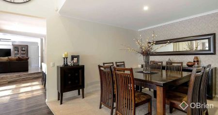 9 Glenbrae Court, Berwick VIC 3806 - Photo 2