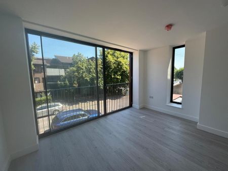 2 bedroom flat to rent - Photo 2