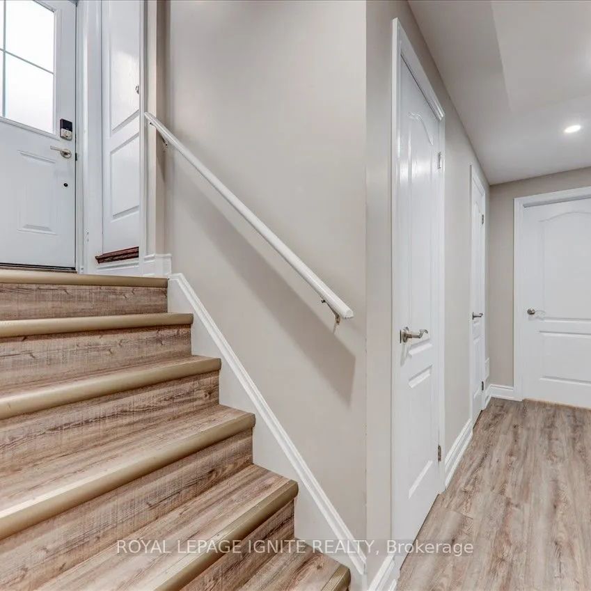 Detached Home For Lease | E8463814 - Photo 1