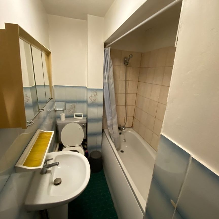 1 Bed Flat, Montpelier Road, BN1 - Photo 1