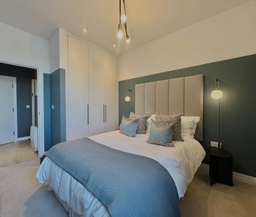 Pembroke Broadway, Camberley, Surrey, GU15 - Photo 4