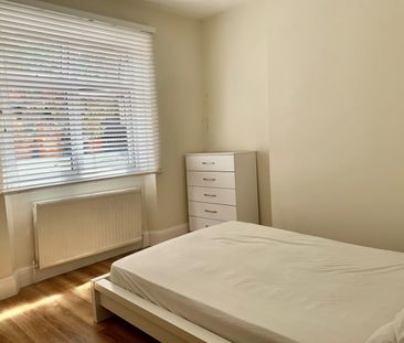 2 Bed Flat, Victoria Road, NW6 - Photo 6