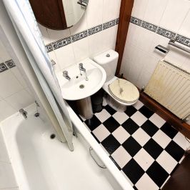 4 bedroom House in Howden Place (4 Bed), Leeds - Photo 1