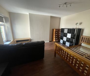 Flat 4 49A Chesterfield Road, S18 - Photo 2