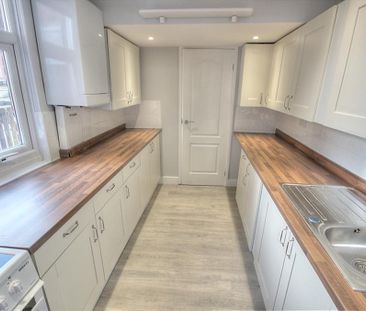 2 bedroom semi-detached house to rent - Photo 2