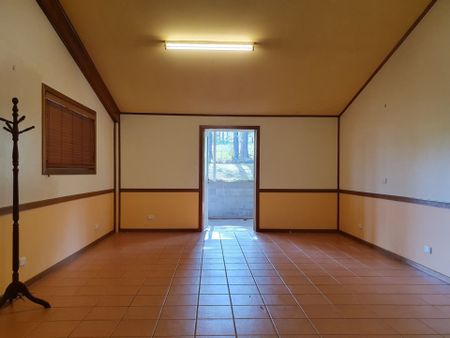 Great Location - Photo 2