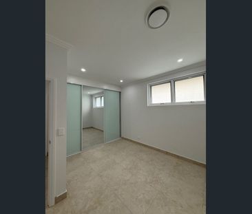 Near New 3 Bedroom Family Home - Photo 2