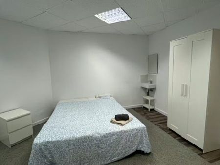 Passeig de Sant Joan, Barcelona, Catalonia 08037 - Photo 5