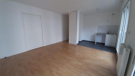 location Appartement F2 DE 41.8m² À ASNIERES - Photo 2