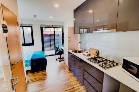 Medium 1 Bedroom - Photo 2