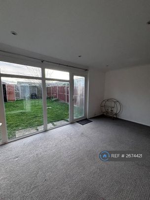 3 bedroom terraced house to rent - Photo 1