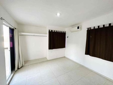 Casa semi-amueblada, con recámara en Planta Baja, con portón eléctrico. - Foto 5