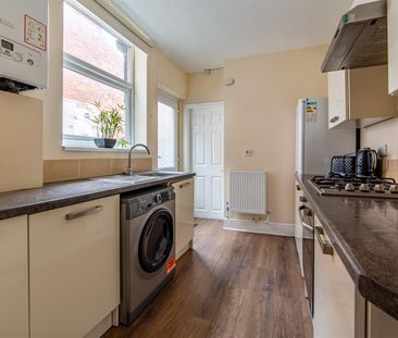 2 bed apartment to rent in Chillingham Road, Newcastle Upon Tyne, NE6 - Photo 6