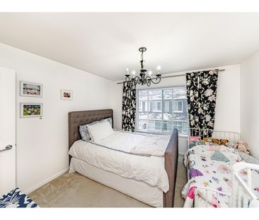 Beautifully Spacious Three Bedroom Plus Den Townhome in Desirable G... - Photo 5