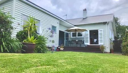 Dreamy Beach Cottage - Photo 3