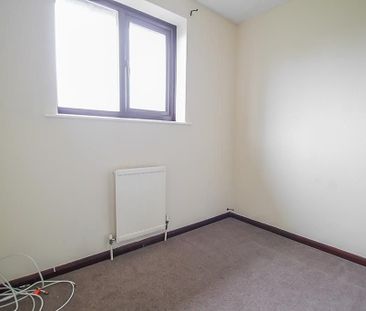 3 Bed Semi-Detached House, Rock Court, NG6 - Photo 2