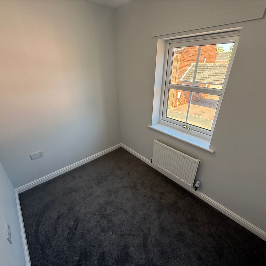 Bains Drive, Lichfield, WS13 - Photo 1