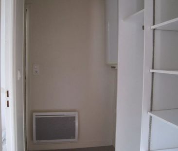 A LOUER STUDIO MEUBLE PROCHE CENTRE VILLE A ST QUENTIN 02100 - Photo 4