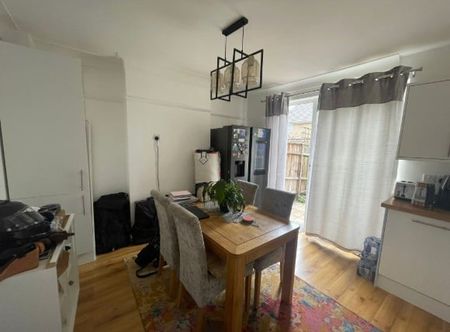 3 Bed End Terrace, Chipstead Avenue, CR7 - Photo 2