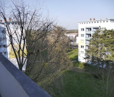 Schöne 2-Zimmer-Wohnung mit Tageslichtbad und Balkon in Offenbach ... - Foto 1
