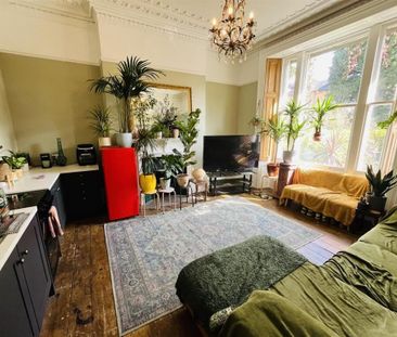 2 Bed Flat, Pembroke Road, BS8 - Photo 1