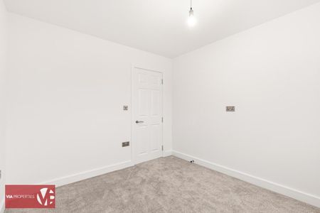 3 bedroom semi-detached house to rent - Photo 3