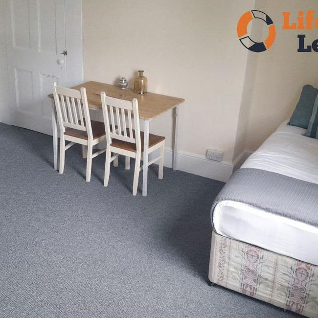 1 bedroom in a house share to rent - Photo 1