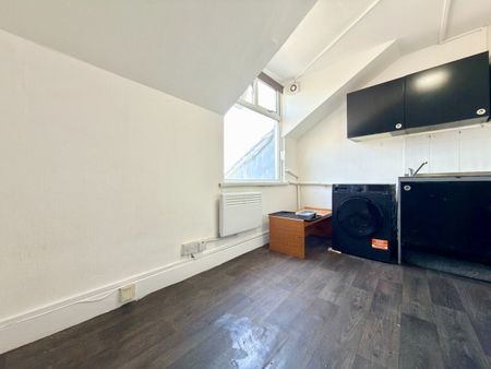 Studio Flat, Romford Road, E7 - Photo 3