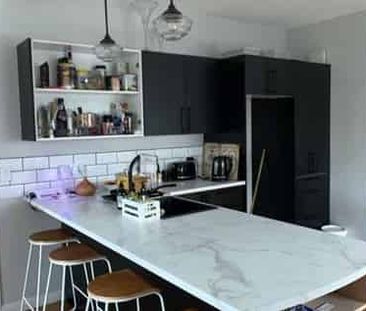 Central Location on Cambridge - Photo 2