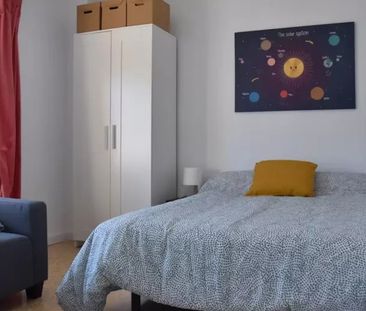 Carrer Sants Just i Pastor, Valencia, Valencian Community 46021 - Photo 3