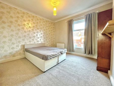 2 bedroom terraced house to rent - Photo 4