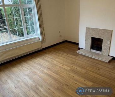 3 bedroom end of terrace house to rent - Photo 2